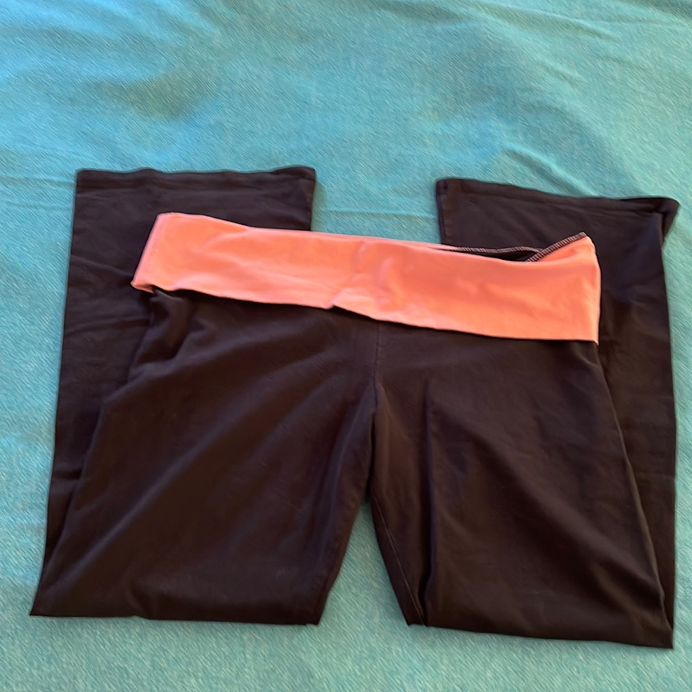 VS Yoga pant - black fold over with neon orange
